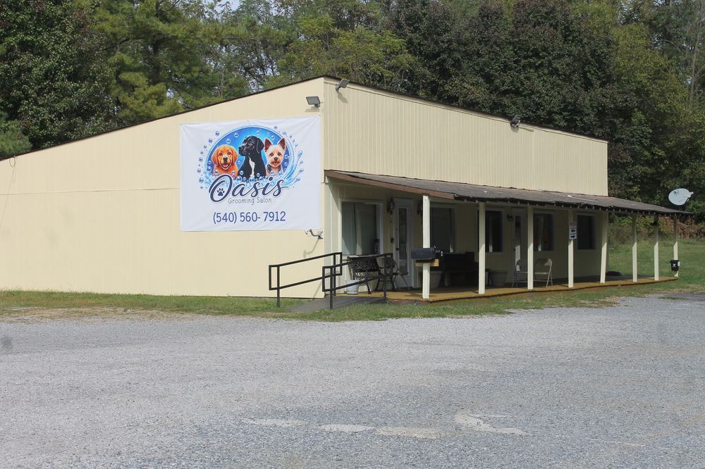 Oasis Grooming Salon building and sign in Christiansburg, VA
